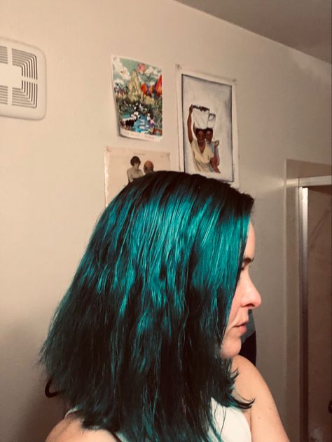 Dark green hair dye, Emerald Teal color lob. 2021 Hairstyle. I used 3/4 Phantom Green, and 1/4 Aquamarine. #arcticfoxhaircolor Arctic Fox Green Phantom, Dark Turquoise Hair, Arctic Fox Phantom Green, Dark Green Hair Dye, Dark Teal Hair, Ion Hair Colors, Fox Hair Dye, Arctic Fox Hair Dye, Emerald Green Hair