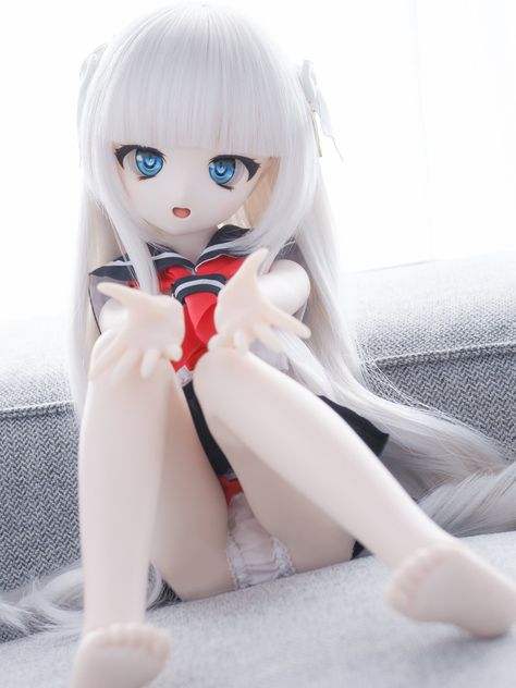 Doll Anime Art, Doll Poses Reference, Haku On Twitter, Pose Dolls, Art Toys Design, Anime Doll, Japanese Doll, Kawaii Doll, Gesture Drawing