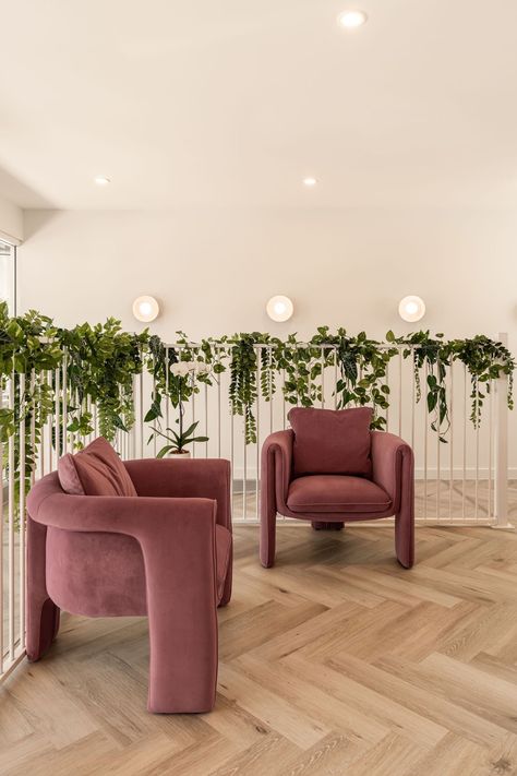 A haven of beauty and relaxation, fitout by @totalfitouts_southsunnycoast 💅🏼 @diamondnails_redcliffe asked for a space that transported guests into a realm of boutique charm and modern elegance. The fitout included arched handwashing niche, with satin brass accents, sleek concrete basin, iridescent tiles and walls in the perfect shade of blush pink 🩷✨ LINK IN BIO 🔨✍🏼 Total Fitouts Sunshine Coast South 📸 @alynemedia 👷🏼‍♂️ @aboutspace.net.au @duluxaus @nationaltilesau @northcoastjoinery @la... Luxury Waiting Area, Pink Waiting Area, Client Waiting Area, Spa Waiting Area Luxe, Public Waiting Area Design, Salon Waiting Area Ideas, Manicure Station, Iridescent Tile, Pet Paradise