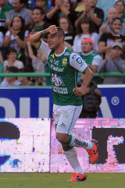 Luis Montes of Club Leon & Mexico in 2017. Club Leon Fc, Sports Jersey, Football, Collage, Sports, Pins, Quick Saves, American Football