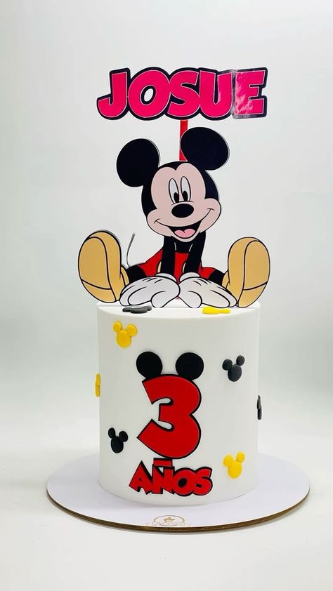 Mini And Mickey, Lunchbox Cake, Fiesta Mickey Mouse, Mickey Cakes, Prince Theme, Bolo Minnie, Cake Topper Ideas, Kids Birthday Cakes, Simple Cake