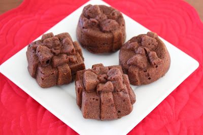 Chocolate gift cakelets - Kirbie's Cravings Cakelet Recipes, Chocolate Bundt Cakes, Flourless Bread, Lemon And Coconut Cake, Peanut Butter Bread, San Diego Food, Chocolate Bundt, Cheap Clean Eating, Chocolate Bundt Cake