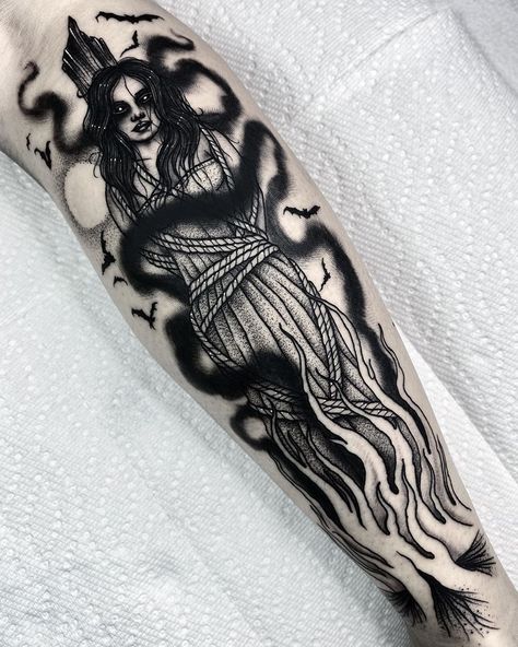 Angelo Parente on Instagram: “Burning Witch 🌙 . . . #blackwork #inkedmag #dotworker #witchtattoo #gothictattoo #halloweentattoo #dotworktattoo #tattoosnob #btattooing…” Burning Witch Tattoo, Burning Witch, Witch Tattoos, Rip Tattoos For Mom, Dark Feminine Tattoos, Gotik Tattoo, Feminine Tattoo Ideas, Feminine Skull Tattoos, Occult Tattoo