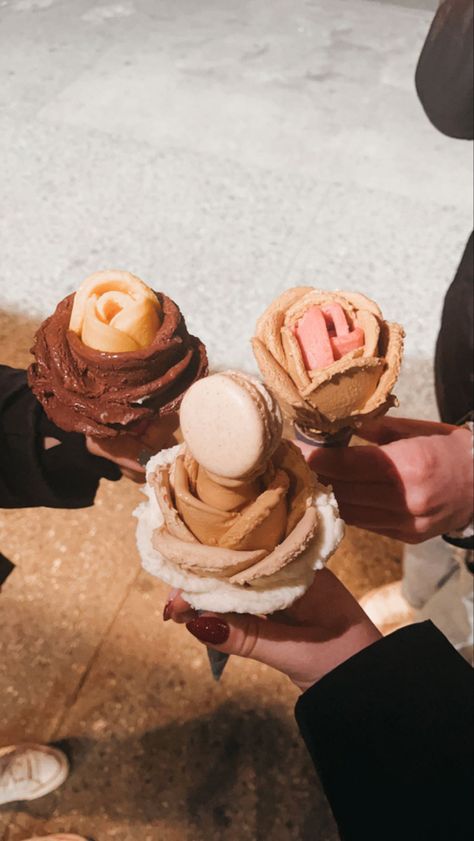 Amorino Gelato, Instagram And Snapchat, Cute Photos, Yummy Snacks, Cream, Snacks