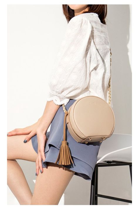 PU Leather Circle Round Purses Crossbody Bags For Summer Round Sling Bags Women, Round Sling Bag, Bags For Summer, Circle Bags, Sling Bags Women, Bag Photography, Round Crossbody Bag, Purse Outfit, Round Purse