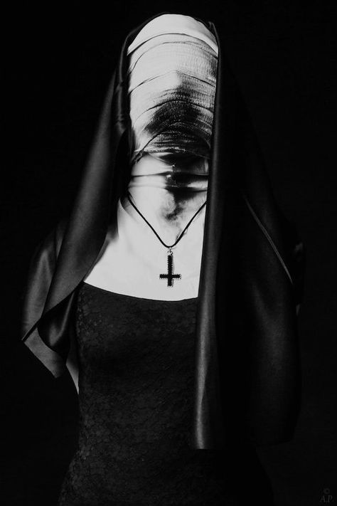 Nun Costume, Bd Art, The Crow, Arte Obscura, Synth Pop, Dark Photography, A Cross, Horror Art, The Conjuring