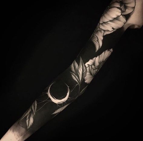 Voll Arm-tattoos, Blatt Tattoos, Black Sleeve Tattoo, J Tattoo, Blackwork Tattoos, Blackout Tattoo, Work Tattoo, Full Sleeve Tattoos, Tattoo Black