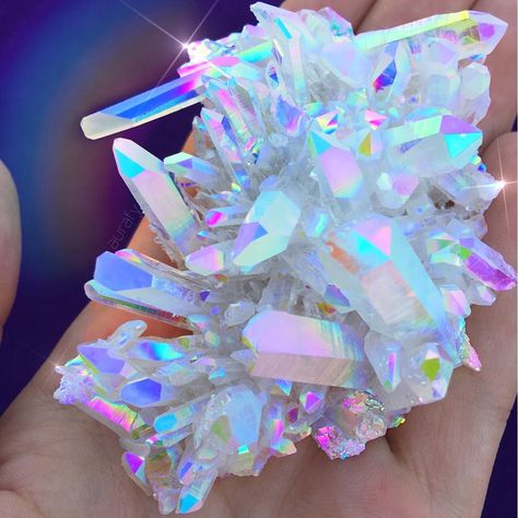 TORNASOL...❤️ Quartz Aesthetic, Grateful For Life, Aesthetic Angel, Crystal Rocks, Crystal Aesthetic, Angel Aura Quartz, Rainbow Aesthetic, Pretty Rocks, Magical Jewelry