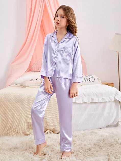 Teenage Sleepover, Satin Night Suits, Pijama Satin, Young Outfit, Pajamas Party, Girls Loungewear, Night Wear Dress, Satin Bridesmaids Robes, Satin Pyjamas