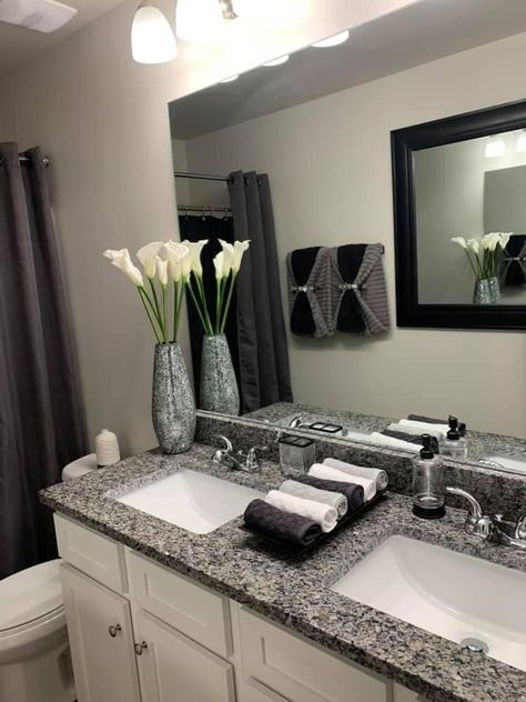 Grey Bathroom Theme Ideas, Restroom Black Decor, His Her Bathroom Ideas Decor, Black Grey And Silver Bathroom Decor, Grey Restroom Ideas Decor, Bathroom Themes Modern, His And Her Restroom Ideas, Bathroom Decor His And Hers, Cute Bathroom Decor Ideas Color Schemes