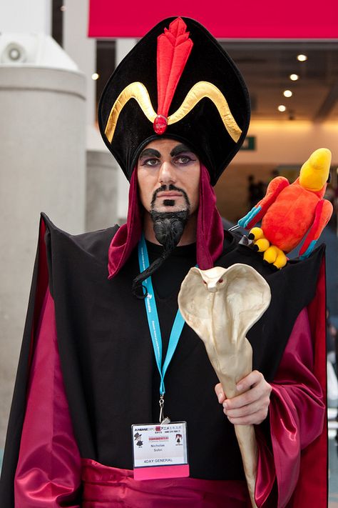 Jafar from Aladdin #ax2012 Alladin Costume Men, Jafar Aladdin, Jafar Cosplay, Iago Costume Aladdin Jr, Aladdin Movie Costumes, Jafar Costume, Aladdin Junior Costumes, Disney Villain Costumes, Aladdin Birthday Party