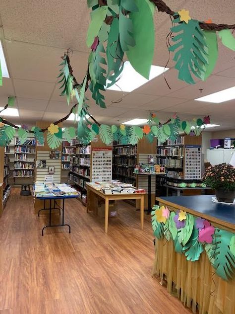 School Book Fair, Jungle Theme Decorations, Easy Decorations, Bedford Falls, Fair Theme, Adventure Theme, Fallen Book, Classroom Gifts, Jungle Theme