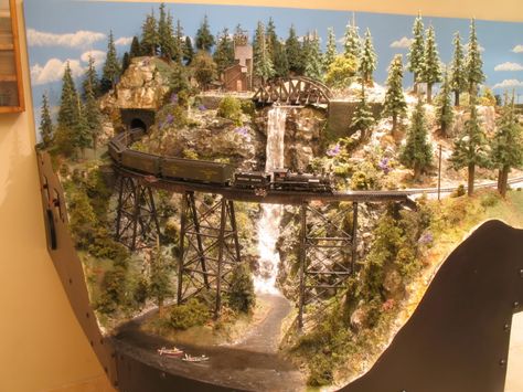 Model Train Table, Magazine Model, Ho Model Trains, Hobby Trains, Train Table, Toy Trains Set, N Scale Trains, Model Train Sets, Model Train Scenery