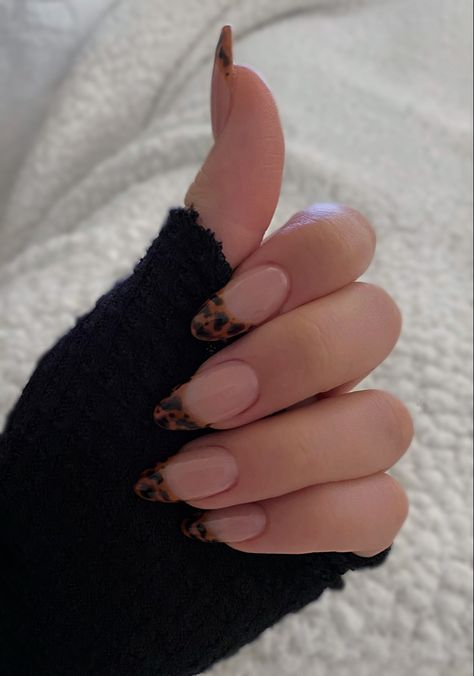 Elegant Almond Nails, Fall Nude Nails, Tortoise Shell Nails, Shell Nails, Autumn Manicure, Paznokcie Hello Kitty, Kutek Disney, Cheetah Nails, Leopard Print Nails