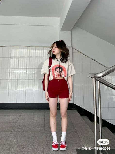 Red Outfit Korean, Rich Tita, Red Shorts Outfit, Shorts Outfit Ideas, Mini Outfit, Everyday Fashion Outfits, Casual Day Outfits, Shorts Outfit, Red Outfit