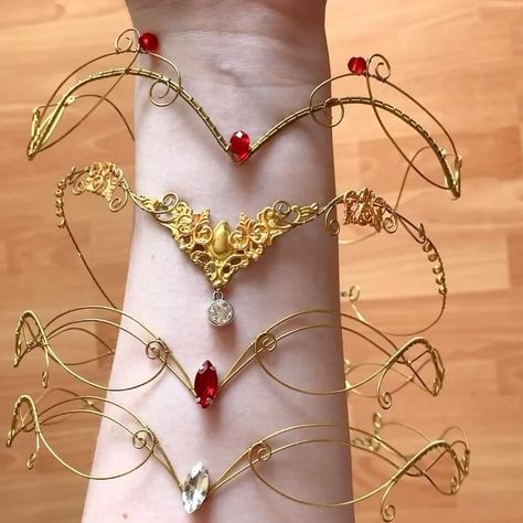 Wire Wrap Tiara Tutorial, Wire Crown Diy, Elf Tiara, Hair Pins Diy, Diy Jewelry Rings, Headpiece Diy, Elven Jewelry, Diy Crown, Beautiful Tiaras