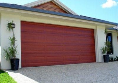 Red Garage Door, Red Garage, Garage Door Designs, Side Hinged Garage Doors, Garage Door Colors, Carriage House Doors, Wooden Garage Doors, Sectional Garage Doors, Garage Door Types