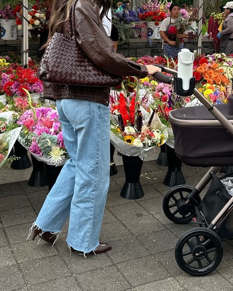 Went for our first cozy stroll around the farmers market this last weekend. Can’t believe we have a 1 week old🤎🍂🐻 Comment “SHOP” for my outfit links🍂 Fall style, fall inspo, fall walks, mom style, brown leather jacket, brown bag, fall fashion inspo, minimal style Mom walk ootd https://liketk.it/4RpjV #ltkstyletip #ltkseasonal #ltkbaby Style Brown Leather Jacket, Farmers Market Outfit, Market Outfit, Outfit Links, Leather Jacket Brown, Pinterest Style, Fall Inspo, Brown Bag, My Outfit