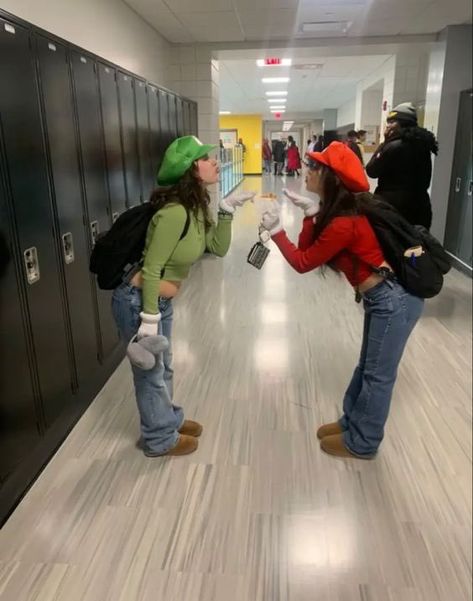 Mario And Luigi Poses, Luigi Cosplay Female, Diy Mario Halloween Costumes, Super Mario Brothers Costumes, Mickey Mouse Inspired Outfits, Mario And Luigi Makeup, Luigi And Mario Costume, Easy Best Friend Halloween Costumes, Halloween Costumes Mario And Luigi