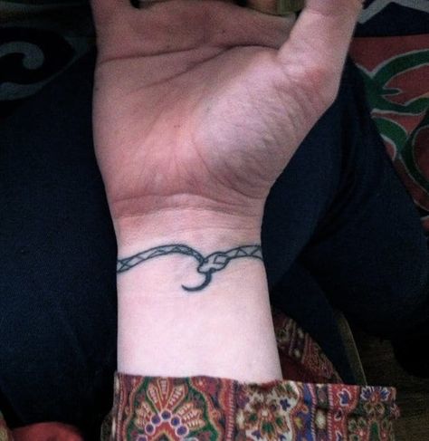 Ouroboros tattoo like a bracelet Snake Bracelet Tattoo, Pagan Tattoos, Ouroboros Bracelet, Wrist Bracelet Tattoo, Ouroboros Tattoo, Serpent Tattoo, Bracelet Tattoo, Armband Tattoos, Snake Tattoo Design