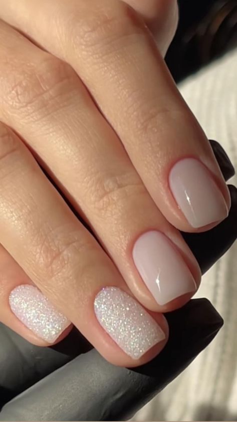 Gel Nails For Wedding The Bride, Simple Gel Nails Winter, Short Classy Wedding Nails, Bride Short Nails, Short Nails Ideas Classy, Nail Ideas For Engagement, Nail Ideas For January, Pearl Nails Short, Sparkle White Nails