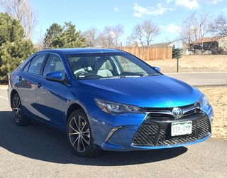 Much fun test driving the V6 powered 2017 Toyota Camry XSE in a vibrant metallic blue through various weather conditions. But there are still some issues... Blue Toyota Camry, Toyota Camry Aesthetic, Toyota Camry Xse, Camry Xse, College Vision Board, Car Dream, 2017 Toyota Camry, Fun Test, Girly Car