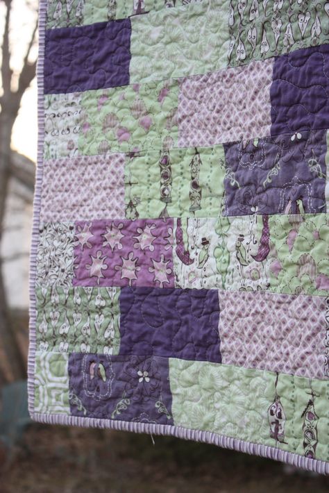 Green And Purple Quilts, Purple Quilts Ideas Color Combos, Purple Quilts Ideas, Purple Cottage, Purple Quilt, Brick Pattern, Purple Quilts, Cozy Quilts, Green Quilt