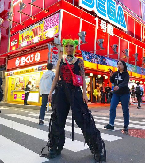 Tokyo Style Outfits, China Street Fashion, Places In Tokyo, Asian Streetwear, Lace Up Top, Cyberpunk Fashion, Jaded London, Futuristic Fashion, Dragon Print