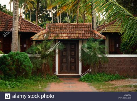 Download this stock image: Old styled Kerala house entrance - K5WCF4 from Alamy's library of millions of high resolution stock photos, illustrations and vectors. Padipura Design Kerala, Old Kerala Traditional Houses, Old House Entrance, Kerala Aesthetic, Kerala Special, Kerala Traditional House, Ramp Walk, India House, Kerala House