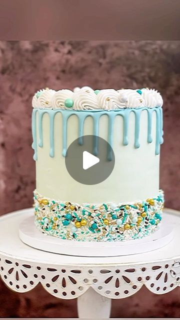 •Amy | Neuroticmom on Instagram: "Cake hack for a perfectly straight line of sprinkles. (That’s parchment paper.)

#cakehack #cakehacks #cakedecorating #cakedecorating #sprinklecake #sprinkles #dripcake #dripcakes #cakedesign #cakegram" Adding Sprinkles To Side Of Cake, 2023 Cake, Cake Hacks, Instagram Cake, Sprinkle Cake, Drip Cakes, Straight Line, Cake Decor, March 25