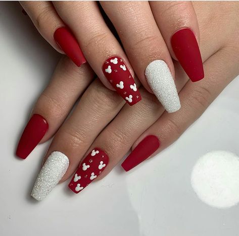 70 Smashing Red Nail Designs That Are Perfect For February 2020 February Disney Nails, Red And White Disney Nails, Red Nail Designs Valentines Ideas, Red Nails Disney, Mickey Valentines Nails, Disney Red Nails, Red Mickey Nails, Disney Valentine Nails, Disney Valentines Day Nails