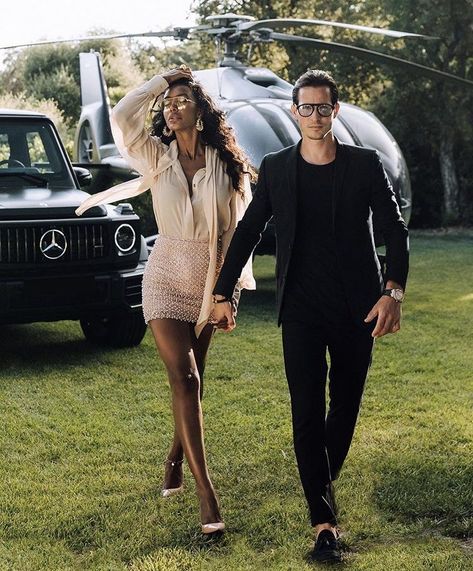 rich black woman girl leisure luxury goals future girl wealthy hypergamy travel rolls royce bentley yacht best life old money manifest abundance designer dining birkin lifestyle Wealthy Lifestyle Luxury, Black Girls Luxury Lifestyle, Rich Couple, Luxury Lifestyle Couple, Luxury Couple, Bwwm Couples, Wealthy Lifestyle, Rich Girl Lifestyle, Black Femininity