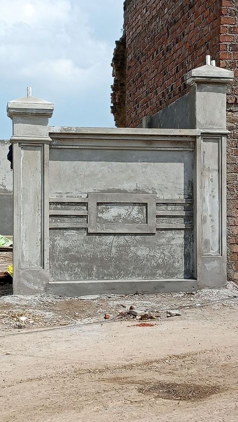 Cement Fence Wall Design, Compound Wall Ideas, Boundary Wall Design Exterior, Home Boundary Wall Design, Compound Wall Gate Design, Concrete Fence Wall, Iron Main Gate Design, House Front Wall Design, Fence Wall Design