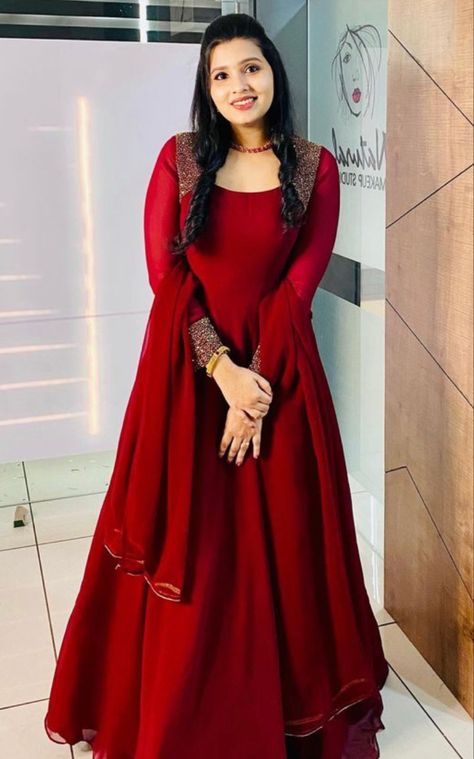 Maroon Gown Indian Reception, Crop Top Outfits Indian, Frill Frock, Maroon Gown, Indian Reception, Gown Indian, Maroon Colour, Frocks Design, Gown Party Wear