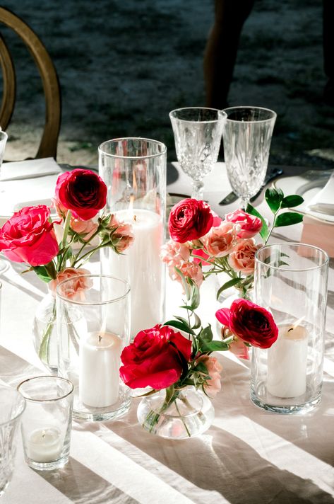 Pink And Red Centerpieces Diy, Rose Bud Vase Arrangements, Valentines Bud Vases, Simple Valentines Centerpiece, Bud Vases Red Flowers, Red Flower Table Decorations, Pink Red White Flower Arrangement, Pink And Red Centerpieces, Pink And Red Flower Arrangements