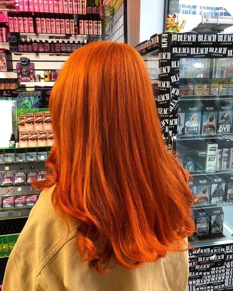 Flaming Orange by @lorenmiles #tangerinedream Bright Orange Hair, Cheveux Oranges, Hair Color Orange, Ginger Hair Color, Copper Hair, Dye My Hair, Red Hair Color, Hair Inspiration Color, Orange Hair