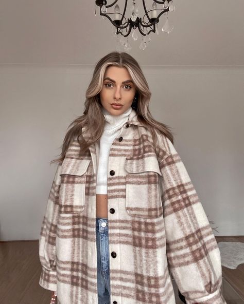 Lydia Rose (@fashioninflux) posted on Instagram: “This coat 💗💗 one of a few new pieces in this week’s vlog - link in bio! • #shacket #hmxme #autumnoutfit” • Nov 8, 2020 at 8:34pm UTC Flannel Jacket Women's, Black Padded Jacket, Lydia Rose, Plaid Trench Coat, Green Wool Coat, Embellished Cardigan, Blazer Jackets For Women, Tan Jacket, Faux Suede Jacket