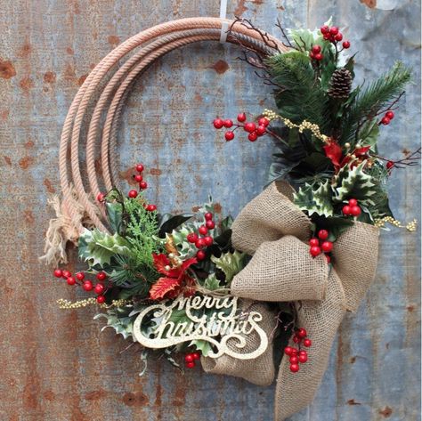 Lariat Rope Crafts, Handmade Christmas Signs, Western Christmas Decorations, Rope Wreath Diy, Diy Christmas Table, Silver Christmas Decorations, Rustic Christmas Wreath, Handmade Things, Cowboy Christmas