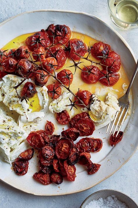 Cookbook author Rachel Roddy serves tomatoes roasted two ways for a range of delicious tomato flavor as well as a beautiful presentation. SummerSalads Tomato Appetizer Recipes, Rachel Roddy, Antipasto Recipes, Recipes With Mozzarella Cheese, Tomato Appetizers, Mozzarella Recipe, Tomatoes Roasted, Cherry Tomato Recipes, Mozzarella Recipes