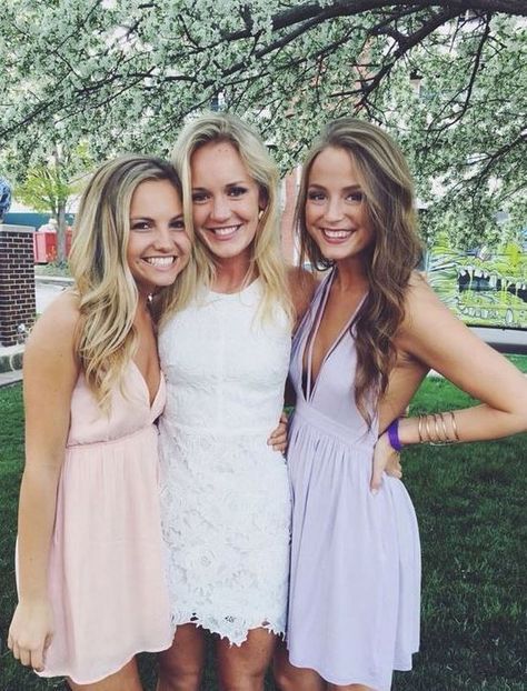 These dresses are perfect examples of what to wear for graduation! #graduationdresses Sorority Formal Dress, Graduation Outfits, Grad Dresses, College Graduation, Up Girl, Mini Dress Party, Outfits Ideas, Spring Summer Fashion, Homecoming Dresses