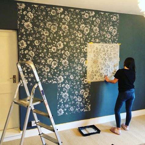 Wallpapers For Accent Walls, Flower Wall Stencil Patterns, Stenciled Bedroom Walls, Stencil Patterns Wall, Stenciled Walls Ideas, Hand Painted Wall Pattern, Reusable Wallpaper, Stencil Wallpaper, Floral Wall Stencil