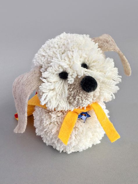 POM-pom puppy //DIY Shaggy Dog Is The Easiest Pet Ever Pom Pom Puppies, Puppy Crafts, Pompon Diy, Pom Pom Animals, Pom Dog, Easy Pets, Handmade Charlotte, Diy Pom Pom, Pom Pom Crafts