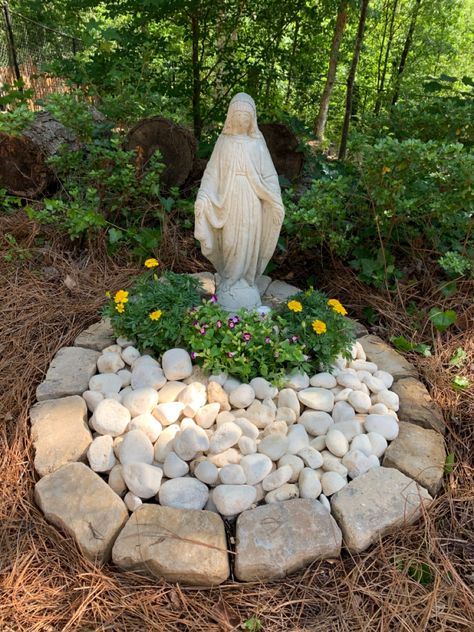 Grotto Decoration Ideas, Outdoor Shrines And Altars Ideas, Outdoor Virgin Mary Garden, Mary Garden Statue, Virgin Mary Garden Shrine, Rosary Garden Ideas, Virgin Mary Statue Garden Ideas, Mary Garden Ideas, Prayer Garden Ideas Backyards