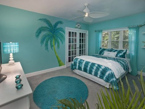 Turquoise accent wall for beach house - Decoist Ocean Bedroom, Turquoise Room, Beachy Bedroom, Bedroom Turquoise, Ocean Room, Beach Themed Bedroom, Beach Room