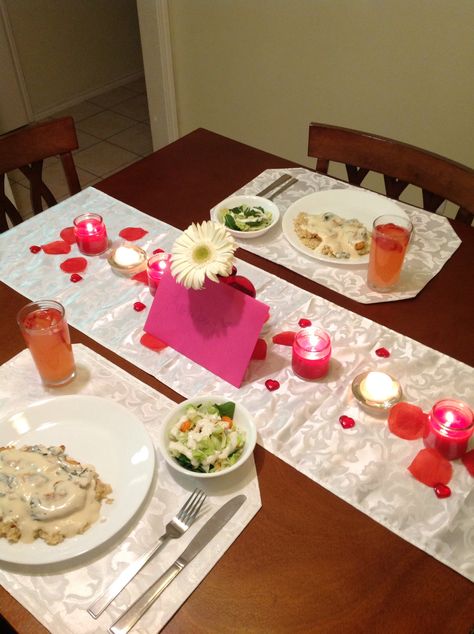 Dinner at home ideas, romance and candlelight dinners Candle Light Dinner At Home Ideas, Diy Candle Light Dinner At Home, Candle Light Dinner At Home, Romantic Home Dinner, Home Dinner Ideas, Romantic Dinner Ideas, Candle Lit Dinner, Romantic Dinner Decoration, Light Dinner Recipes