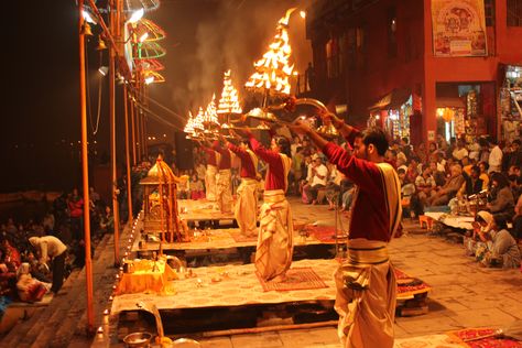 Evening_Ganga_Aarti_at_Dashashwamedh_Ghat Ganga Aarti, Holiday Destinations In India, Weather In India, Kumbh Mela, Backpacking India, India Culture, Visit India, India Tour, Tourist Places