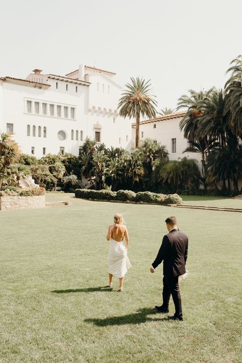 Beach Wedding Venues California, Santa Barbara Courthouse Wedding, Socal Wedding Venues, California Beach Wedding, Courthouse Wedding Photos, Courthouse Elopement, Santa Barbara Courthouse, Southern California Wedding Venues, West Coast Wedding