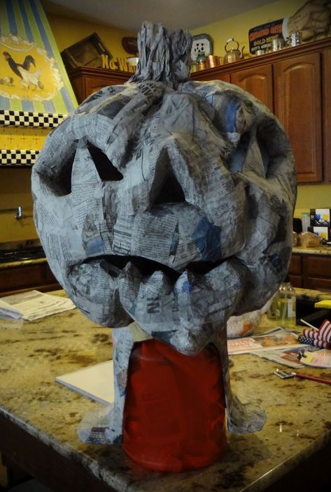 Paper Mache Pumpkin Head, Fun Stuff To Make, Pumpkin Head Mask, Thanksgiving Decorations Ideas, Diy Thanksgiving Crafts, Paper Mache Pumpkins, Stuff To Make, Paper Mache Projects, Paper Mache Mask