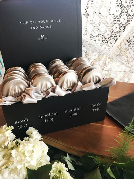 Silver ballet flats in a box set for brides and their wedding guests. Slip off your heels and dance! | Rescue Flats Wedding Flip Flops For Guests, Rescue Flats, Ballet Flats Wedding, Shoes For Wedding Guest, Wedding Ballet Flats, Silver Ballet Flats, Wedding Flip Flops, Photo Deco, Wedding Slippers