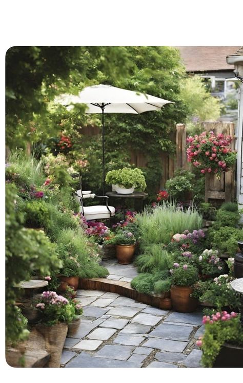 Small Garden Patio Design, Small Paved Back Garden Ideas, Garden With Plant Pots, Cottage Style Patio Ideas, Pot Plant Gardens, Small Garden Fire Pit Ideas, Small Pot Garden Ideas, Small Garden Seating Area Ideas, Small Potted Garden